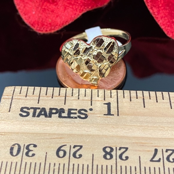 10K Yellow Gold Large Size Nugget Heart Ring - Picture 7 of 8